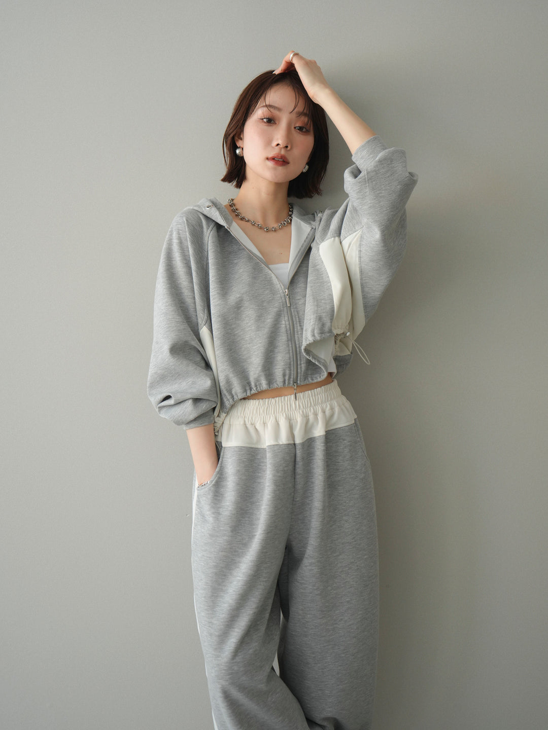 [予約]バイカラー異素材ライトポンチクロップドZIPフーディー/gray