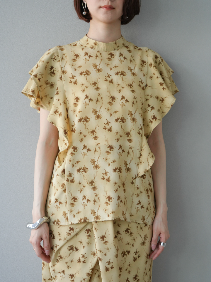 [予約]フラワーモチーフラッフルスリーブブラウス/ベージュ