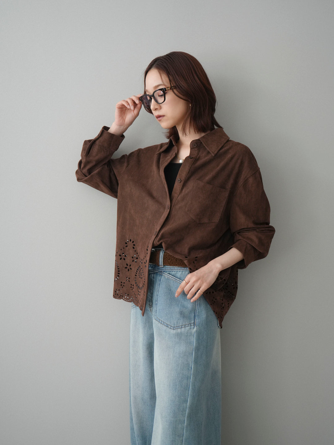 [SET]裾スカラップスエードシャツ+ベルト付裏起毛カーブデニムパンツ(2set)