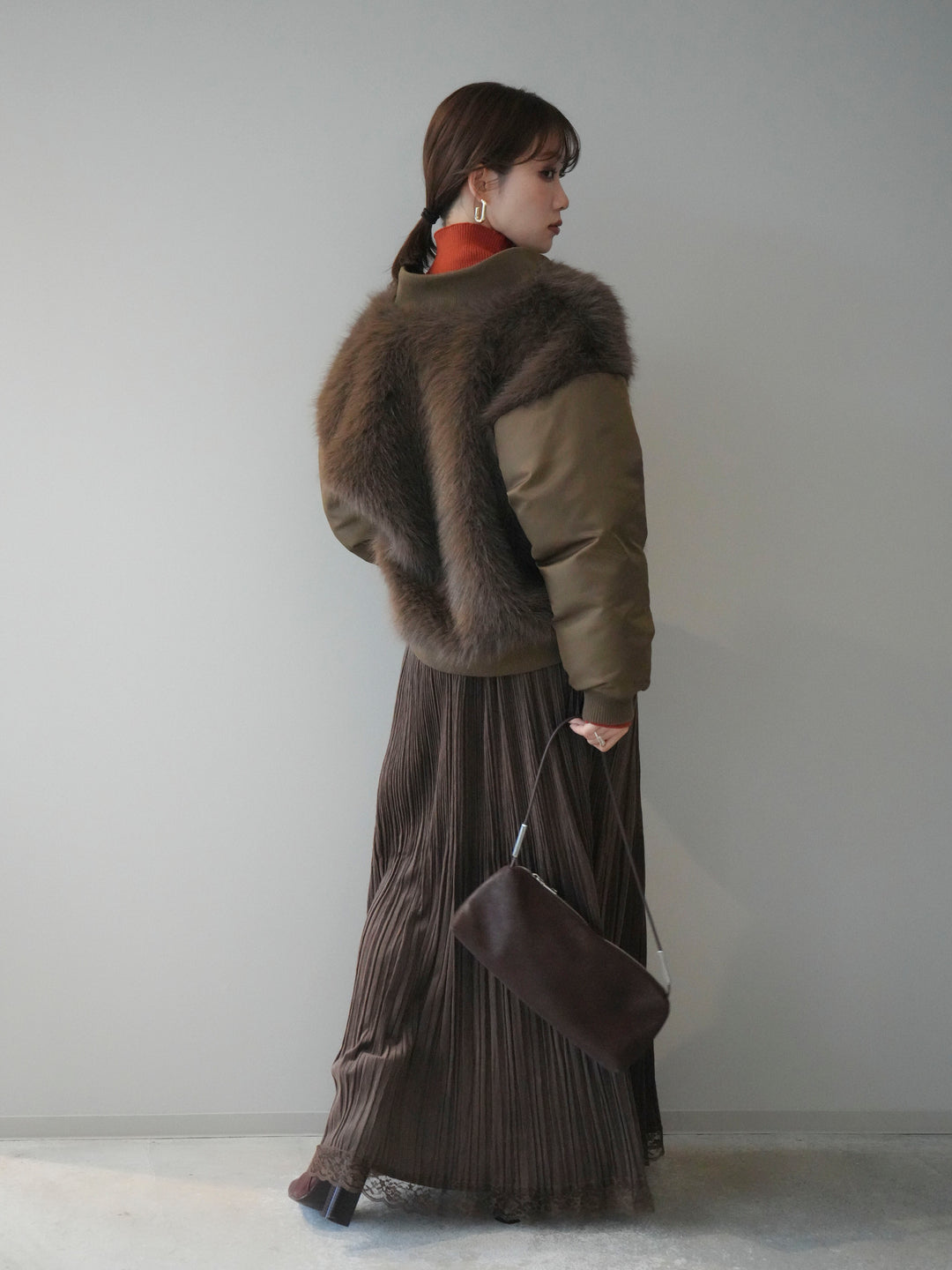 [SET]ファードッキングMA-1+袖ボタンボトルネックリブニットトップス+裾レーススウェードプリーツマキシスカート(3set)