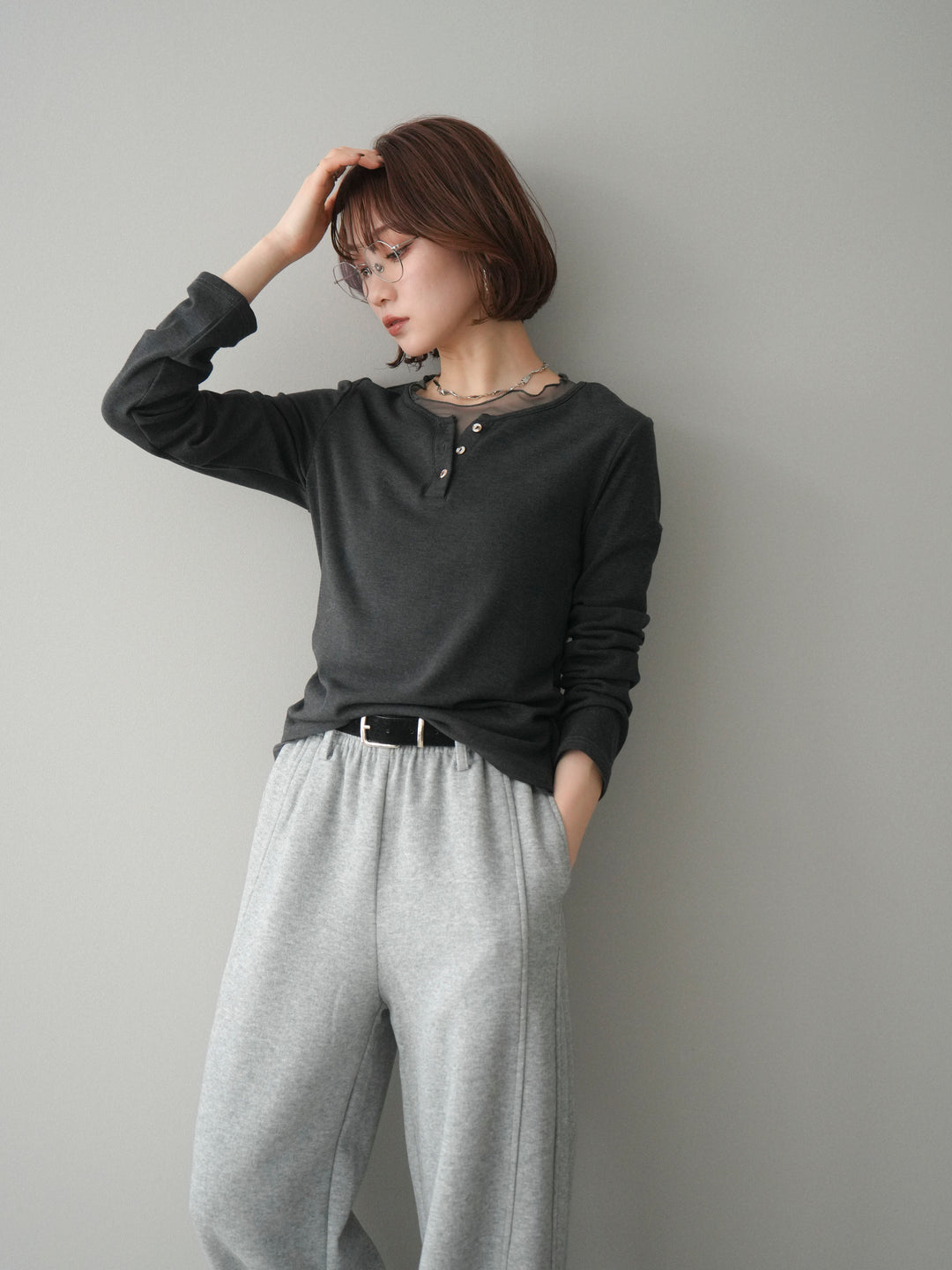 [予約]チュールレイヤードヘンリーネックカットソー/charcoal