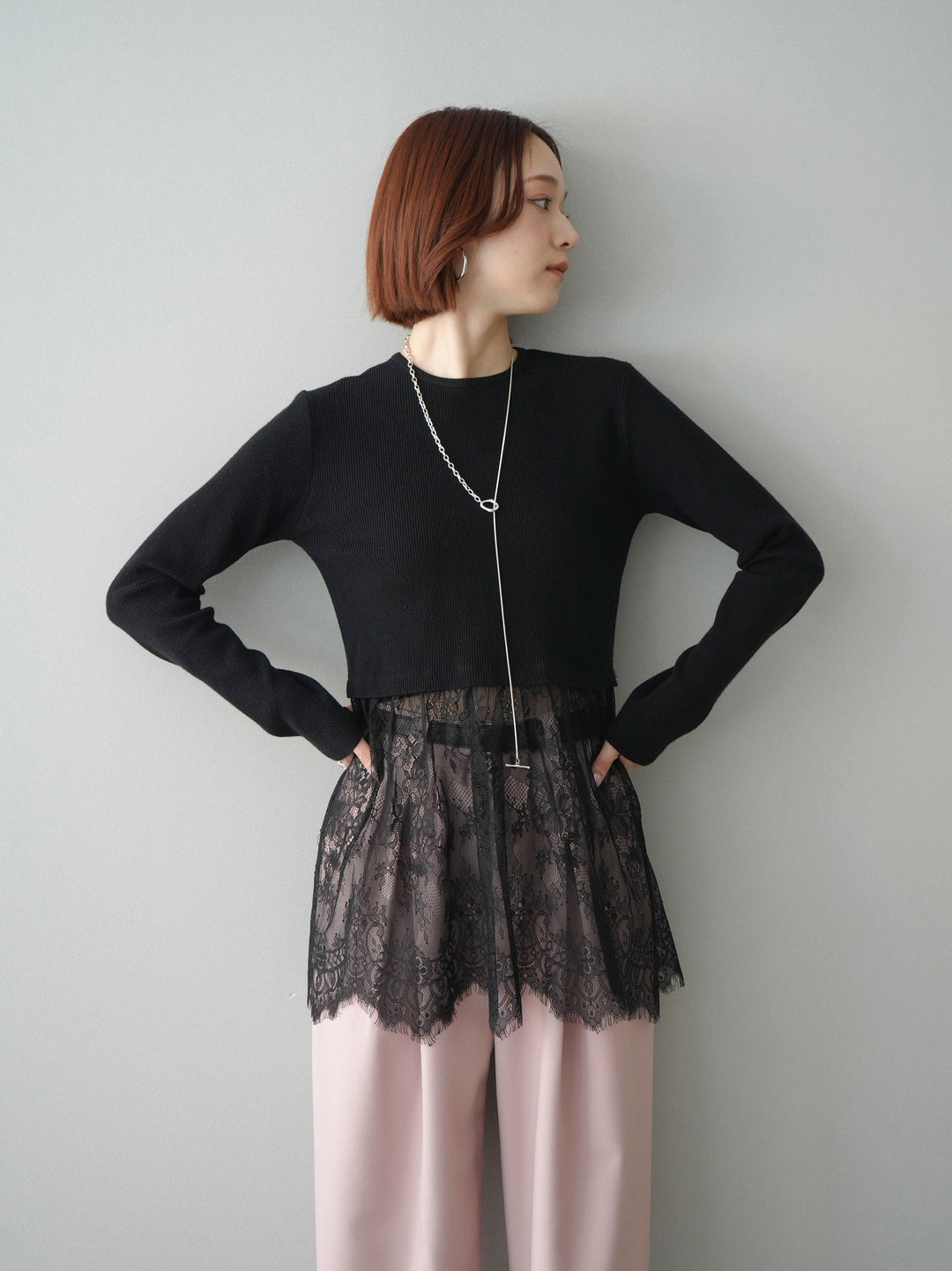 [SET]クルーネックレースドッキングリブニットトップス+ベルト付キーホルダーモチーフワイドパンツ(2set)