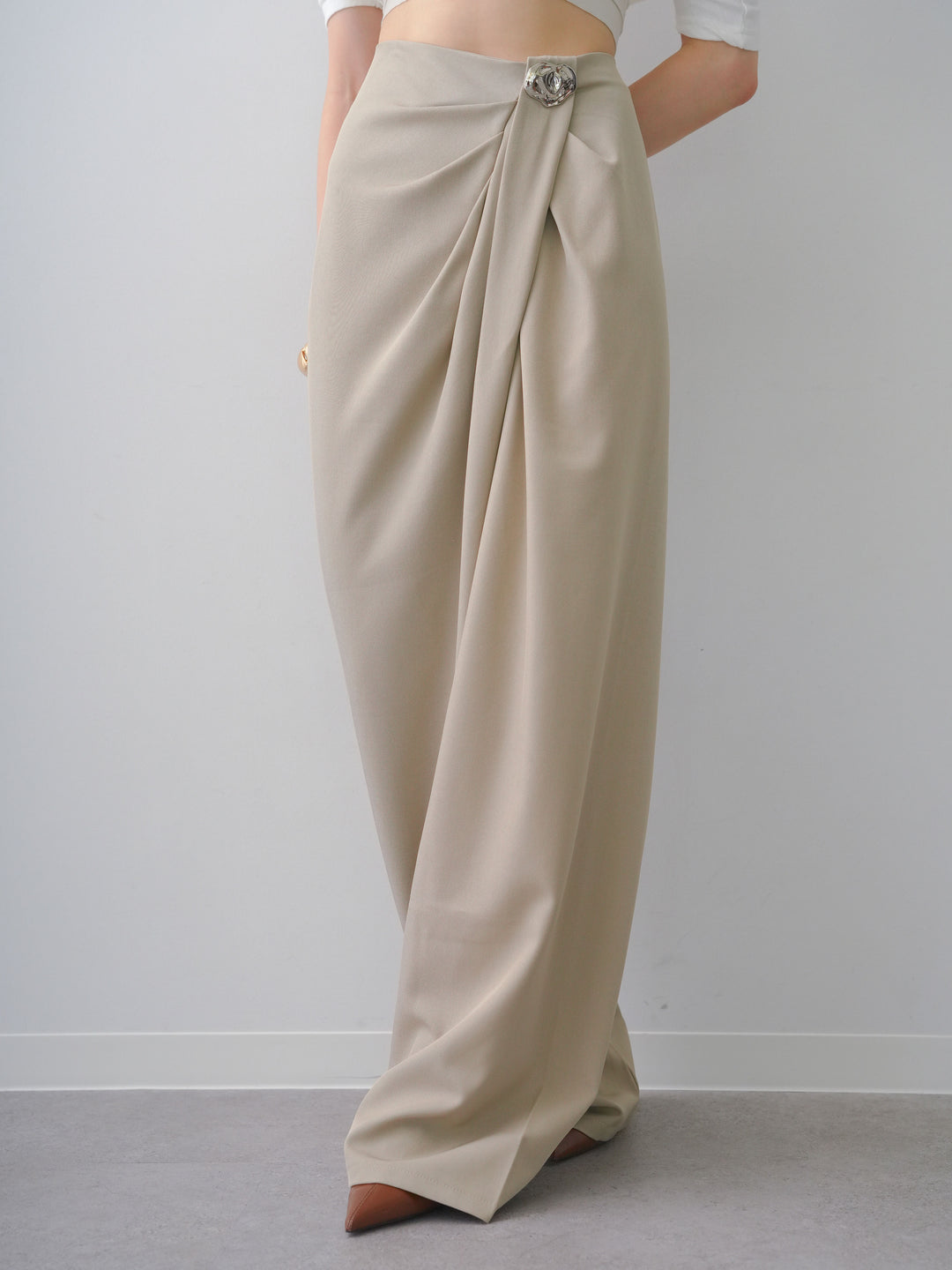 [予約]シルバーモチーフドレープパンツ/beige