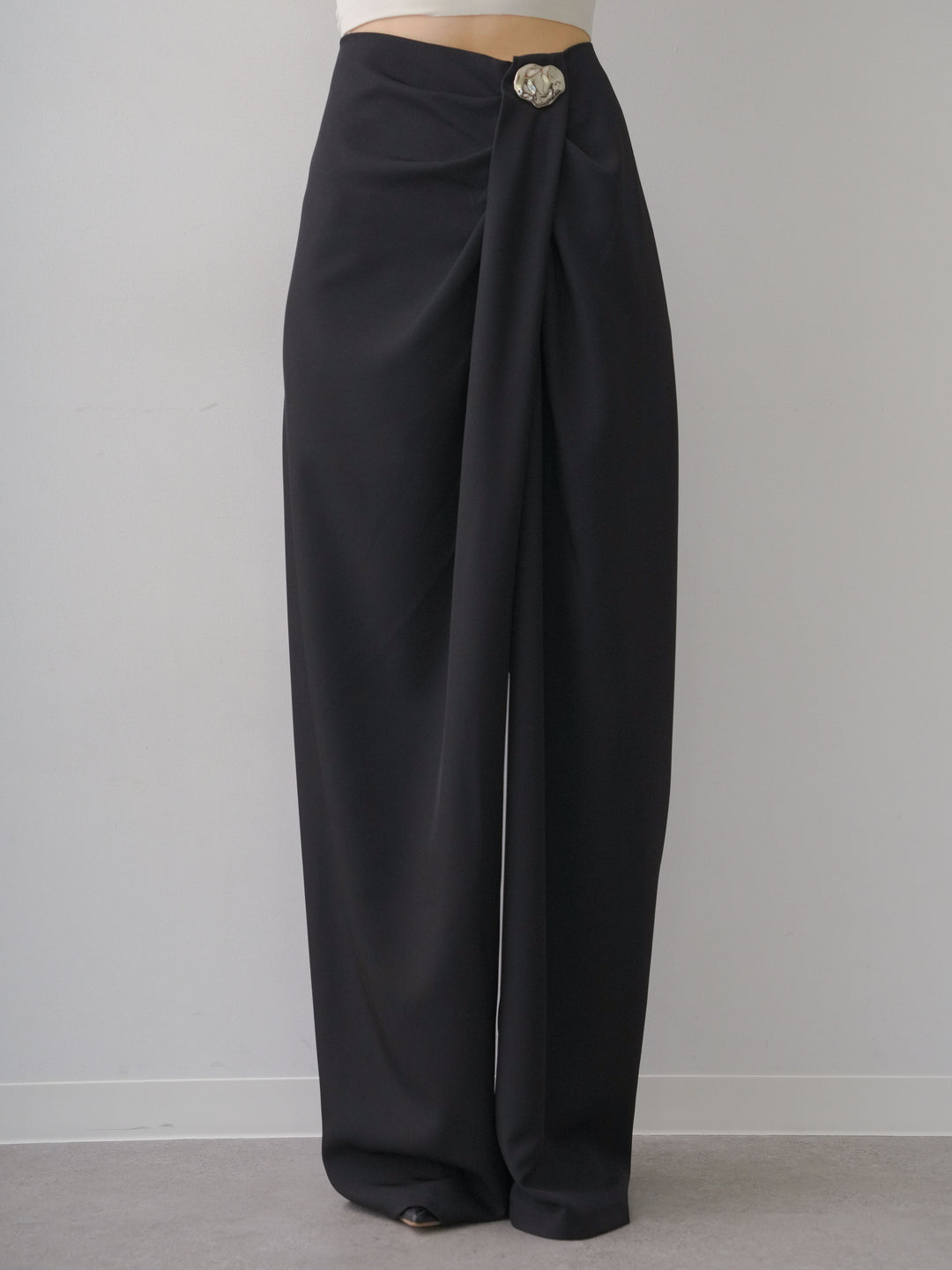 [予約]シルバーモチーフドレープパンツ/black