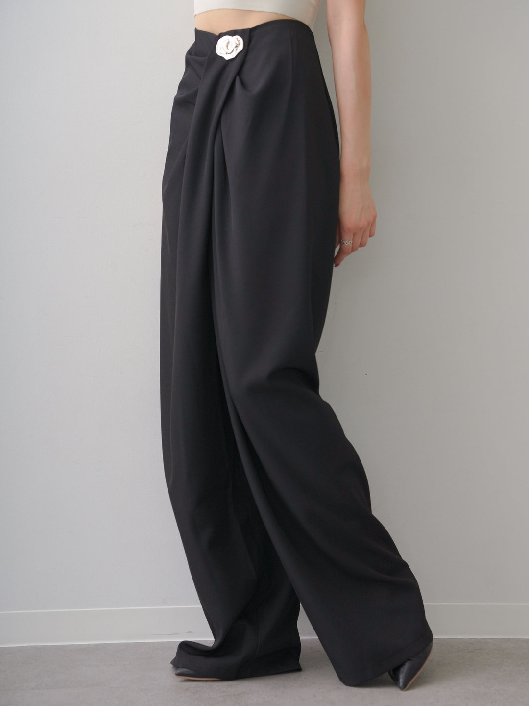 [予約]シルバーモチーフドレープパンツ/black