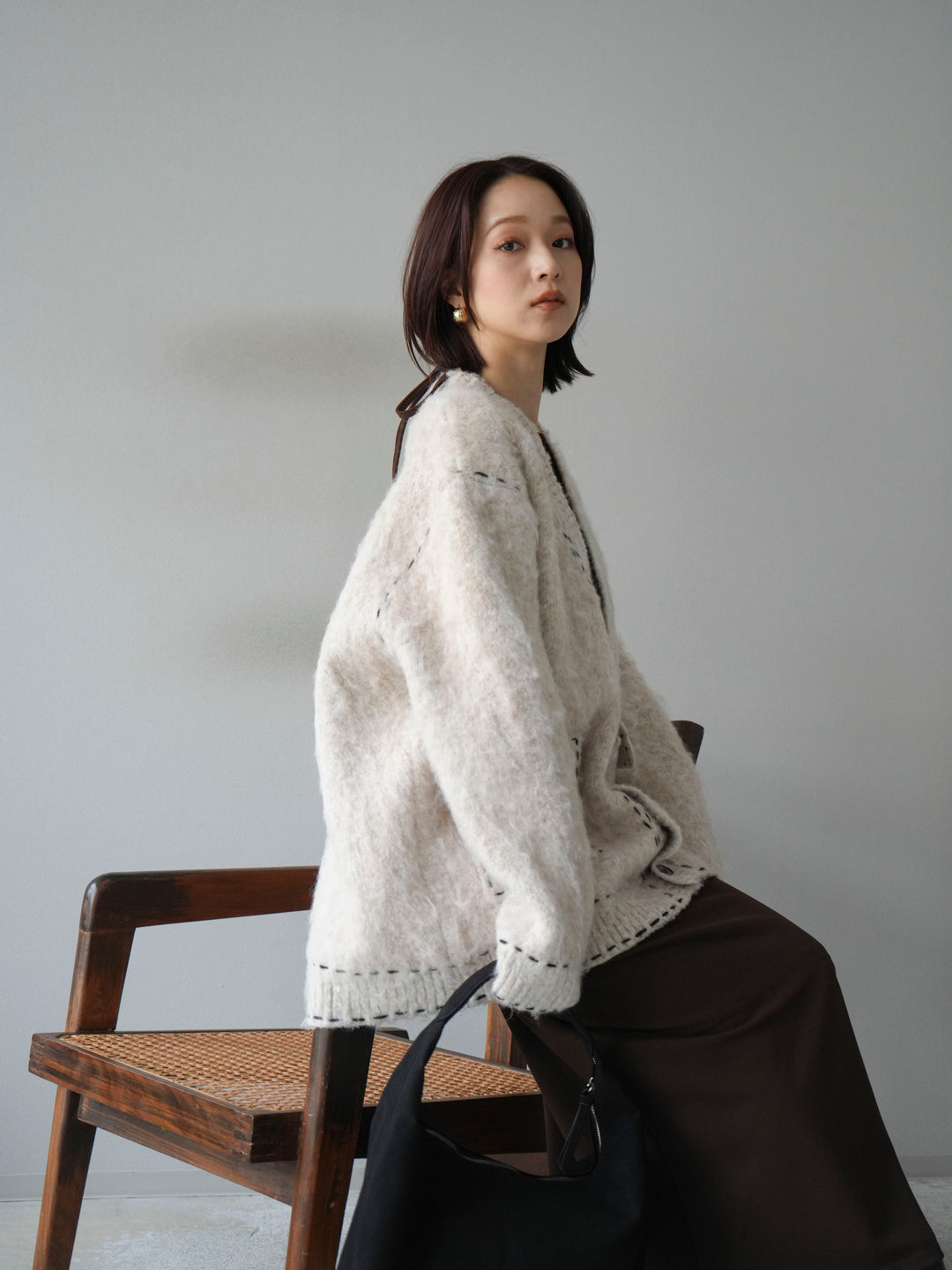 [予約]ステッチVネックニットカーディガン/アイボリー