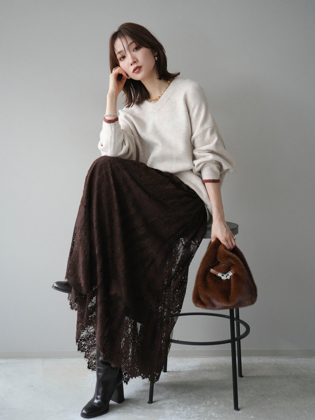 [SET]Vネック配色スリーブニットプルオーバー+選べるアクセセット(2set)