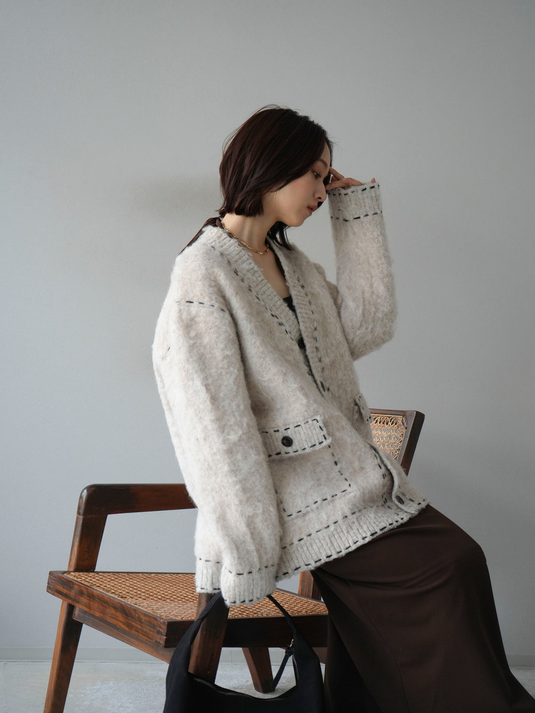 [予約]ステッチVネックニットカーディガン/アイボリー