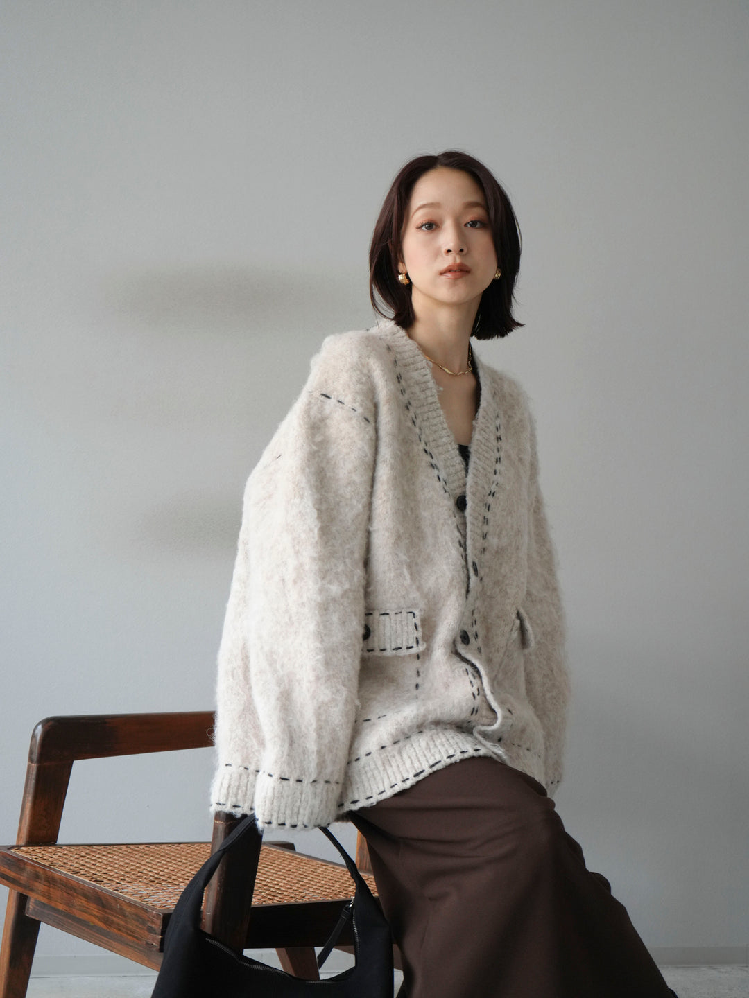 [予約]ステッチVネックニットカーディガン/アイボリー