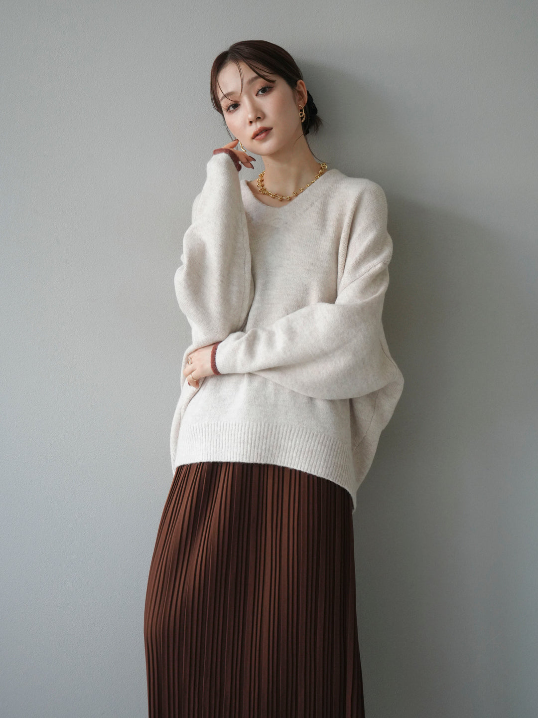 [SET]Vネック配色スリーブニットプルオーバー+選べるアクセセット(2set)