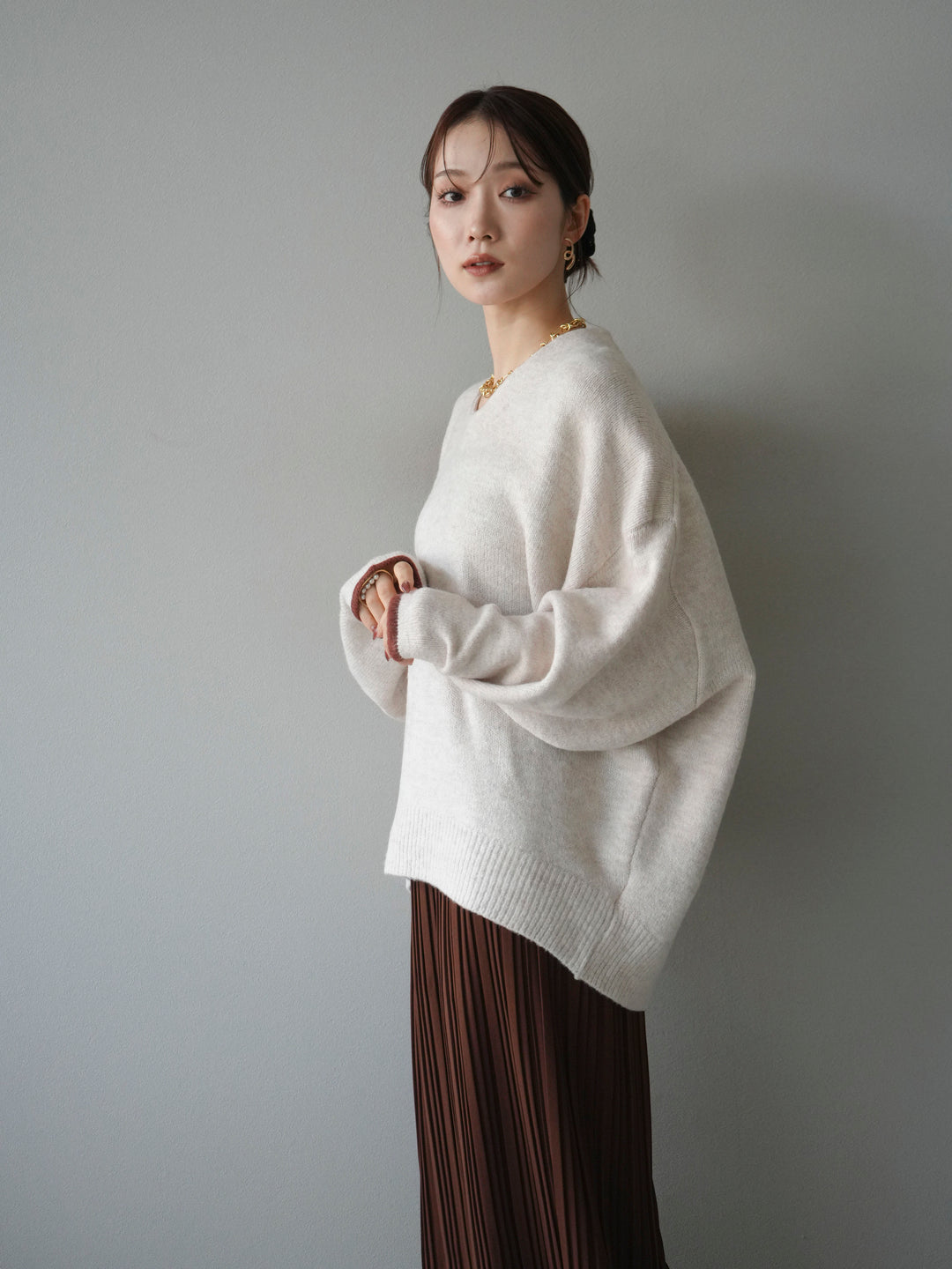 [SET]Vネック配色スリーブニットプルオーバー+選べるアクセセット(2set)