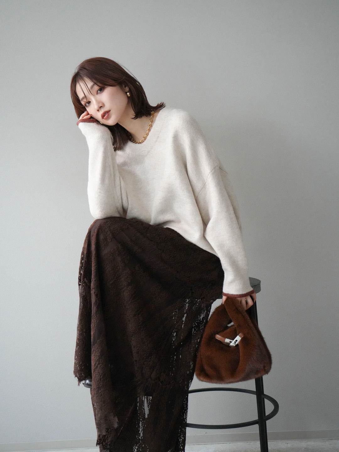 [SET]Vネック配色スリーブニットプルオーバー+選べるアクセセット(2set)