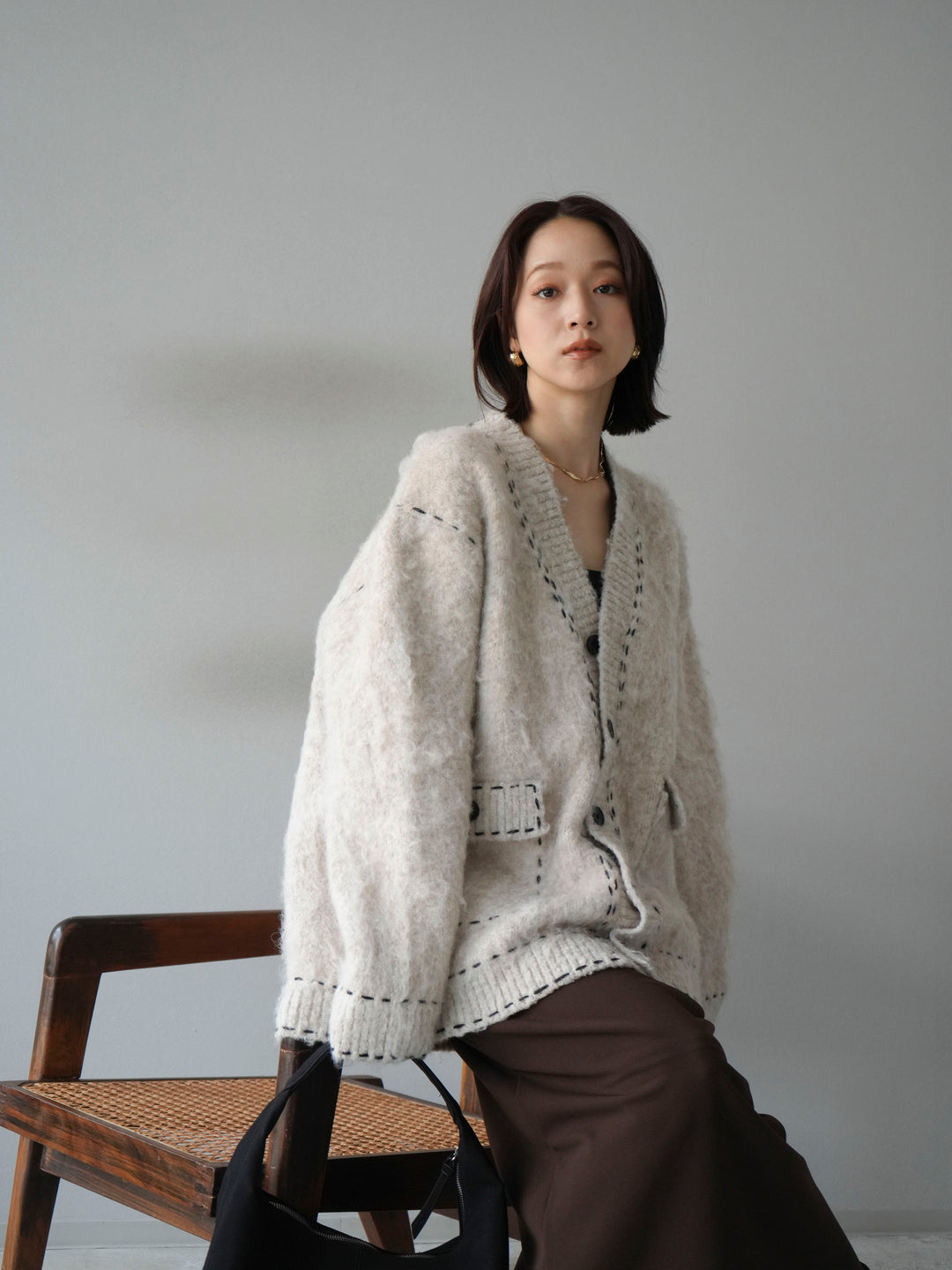 [予約]ステッチVネックニットカーディガン/アイボリー