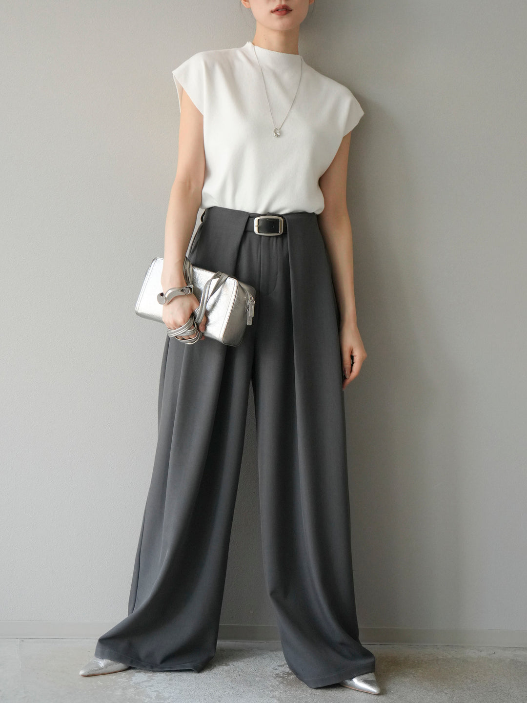 【預購】皮帶環設計寬褲/棕色