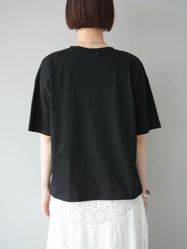 [預訂]“NYUM”標誌印花乾爽觸感棉質T卹/黑色