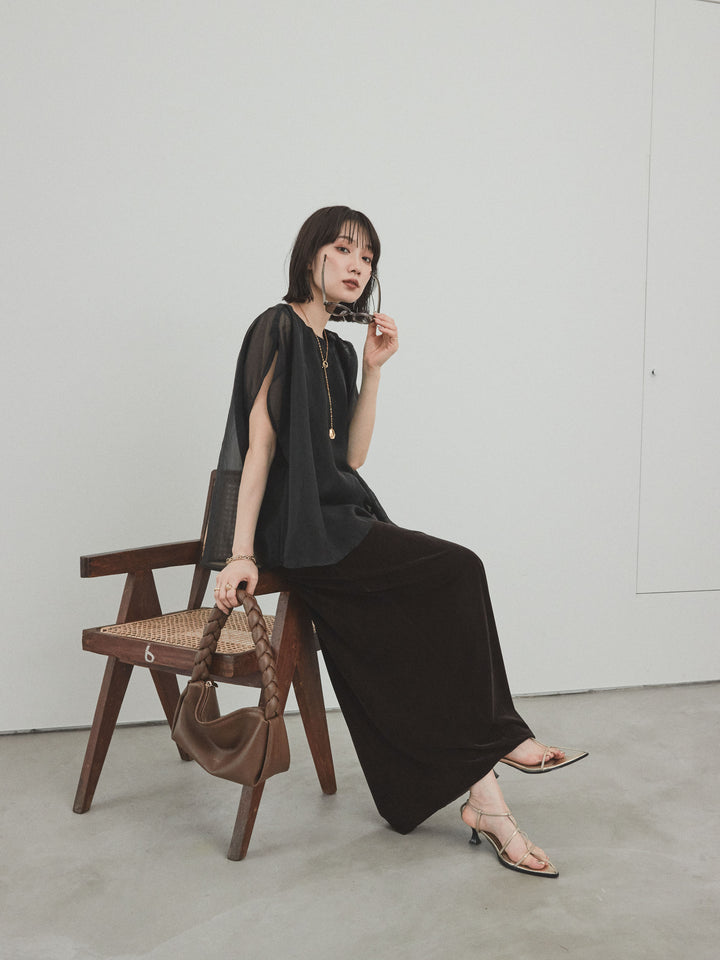 [預訂] 緊湊光滑透視多層上衣/黑色