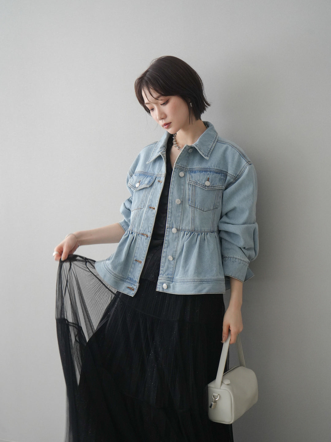 【套裝】荷葉邊牛仔外套+無袖緞面蕾絲吊帶背心+亮片褶皺多層薄紗長裙（三件套）