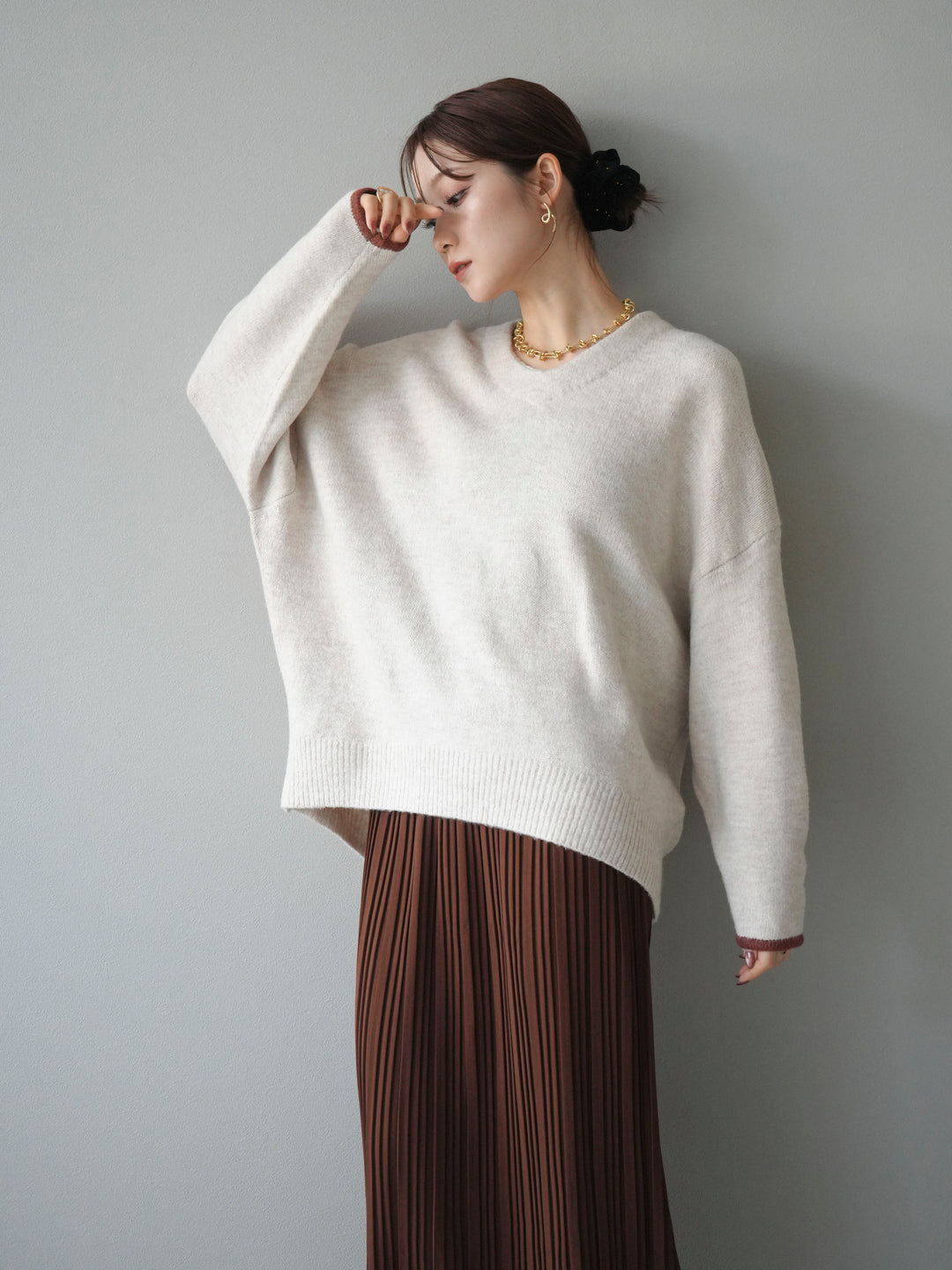 [SET]Vネック配色スリーブニットプルオーバー+選べるアクセセット(2set)