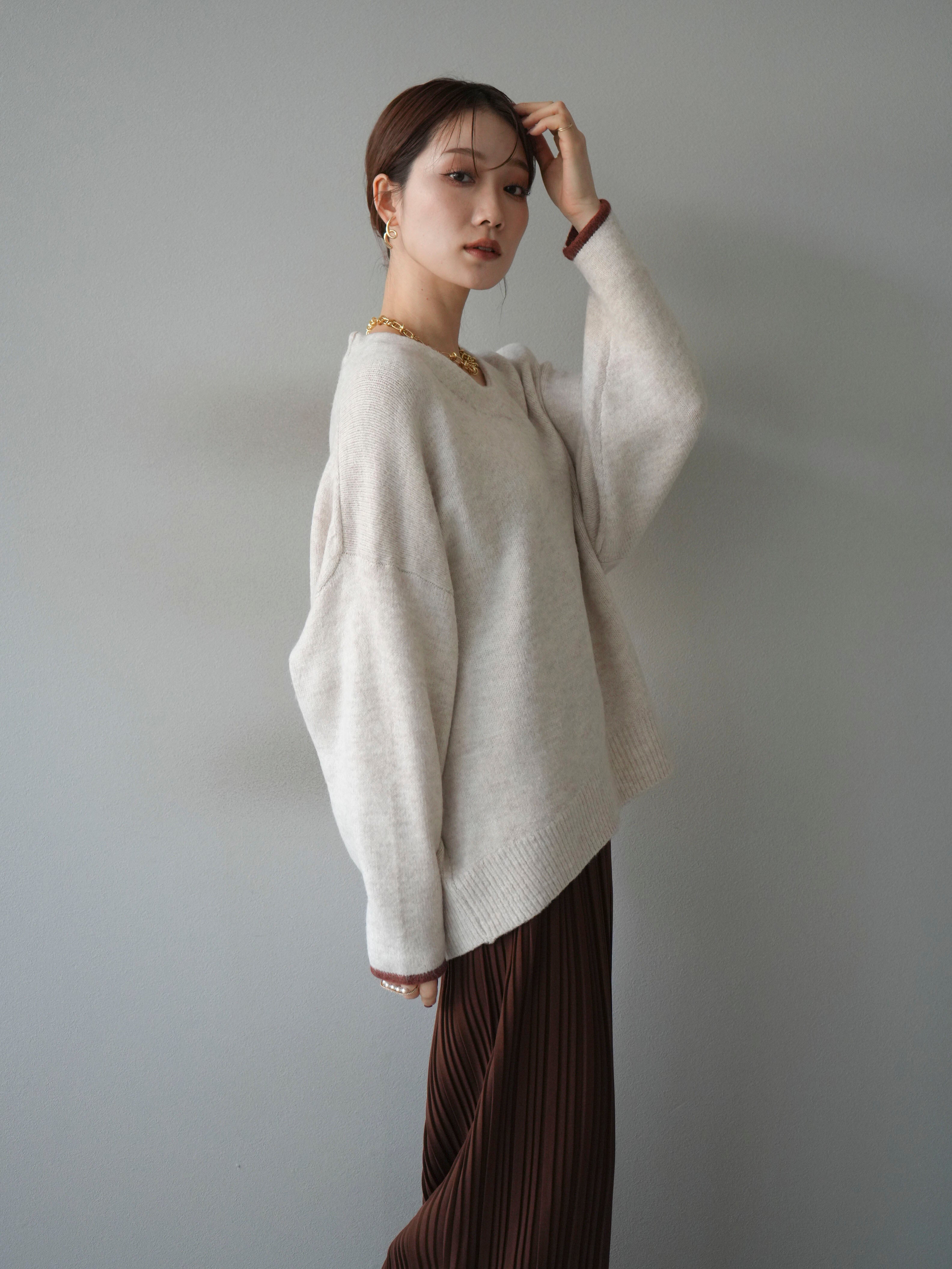 予約]Vネック配色スリーブニットプルオーバー/oatmeal – Lumier