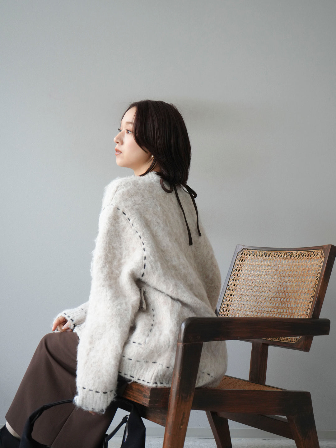 [予約]ステッチVネックニットカーディガン/アイボリー