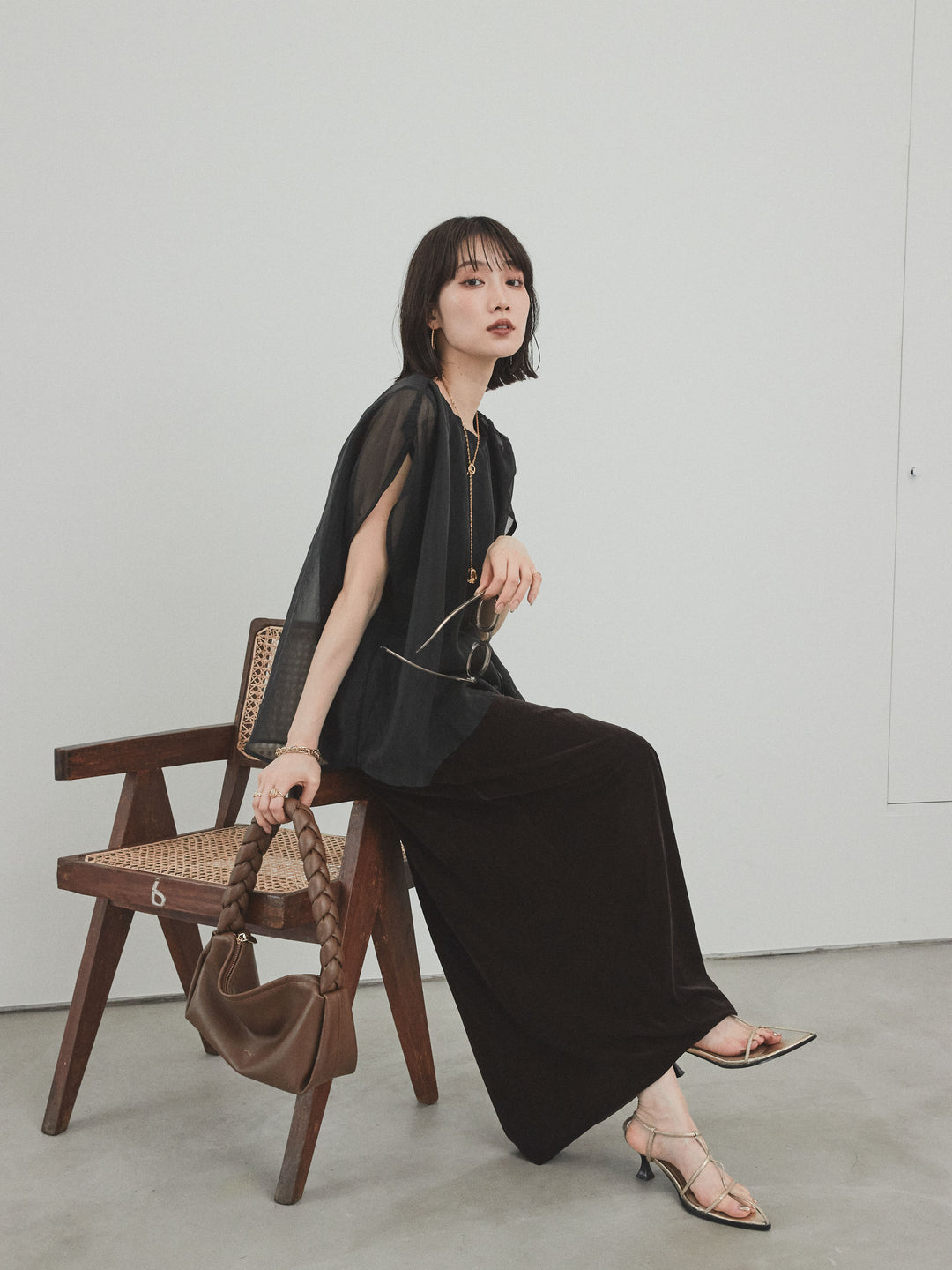 [SET] 緊湊光滑透視層疊上衣 + 天鵝絨低腰裙 (2set)