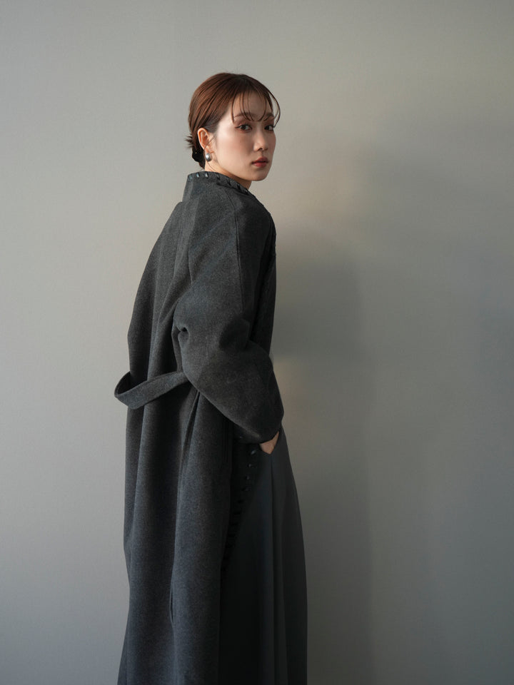 [予約]ハンドステッチ裏中綿ロングコート/charcoal