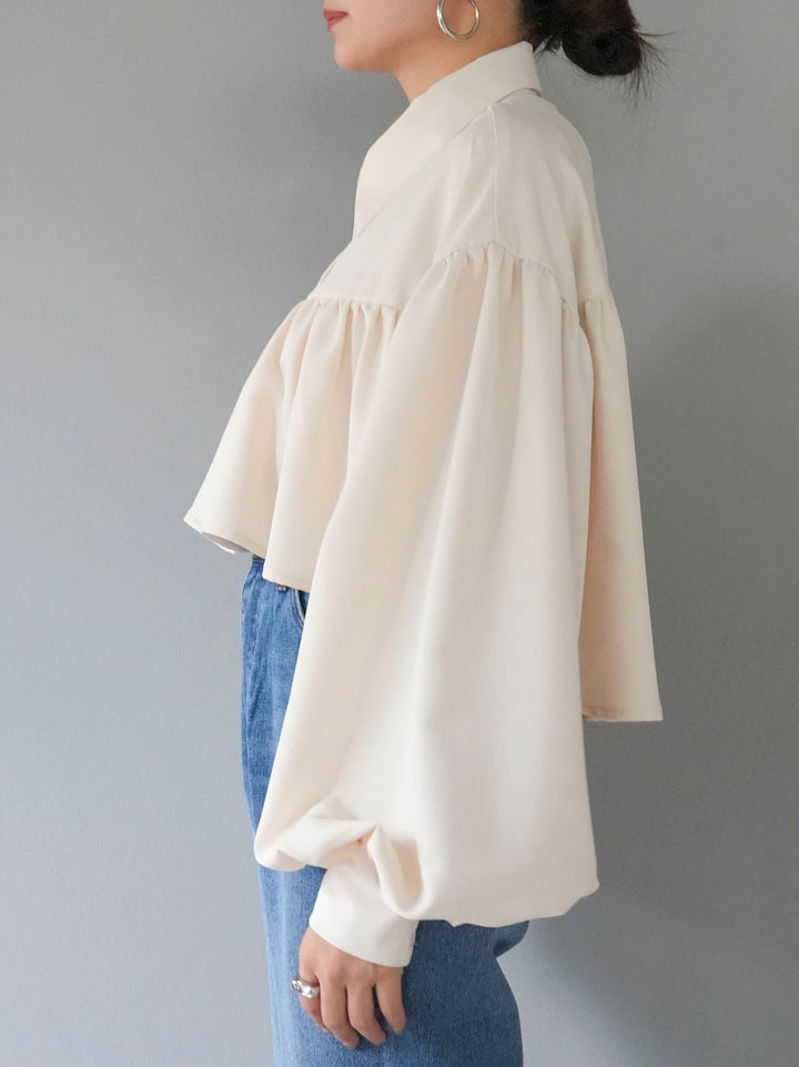 [Pre-order] Short Gathered Blouse/Ecru