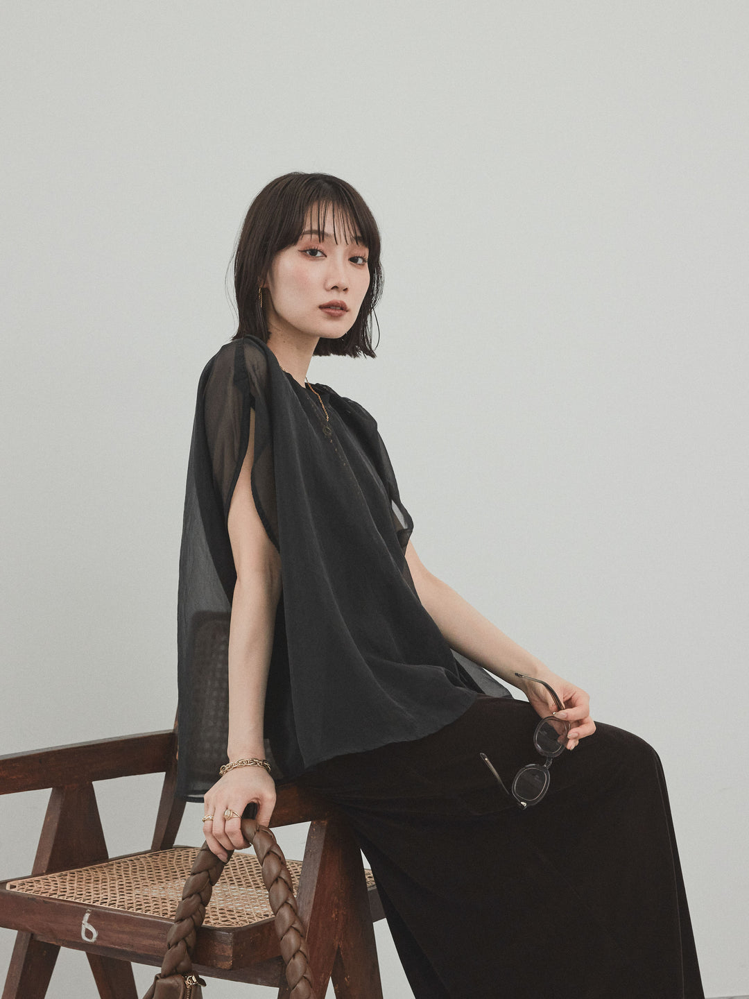 [SET] 緊湊光滑透視層疊上衣 + 天鵝絨低腰裙 (2set)