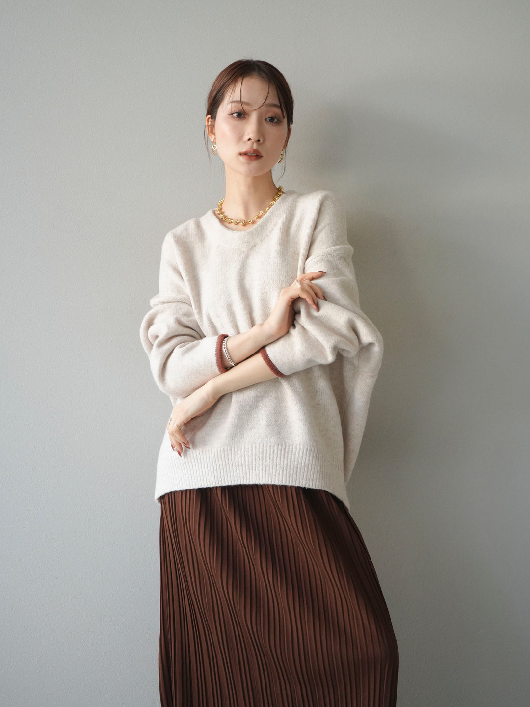 [SET]Vネック配色スリーブニットプルオーバー+選べるアクセセット(2set)