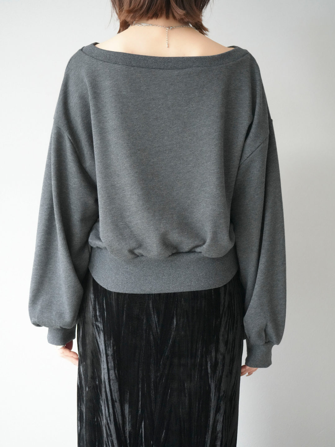 [予約]オフショルスウェットプルオーバー/チャコール