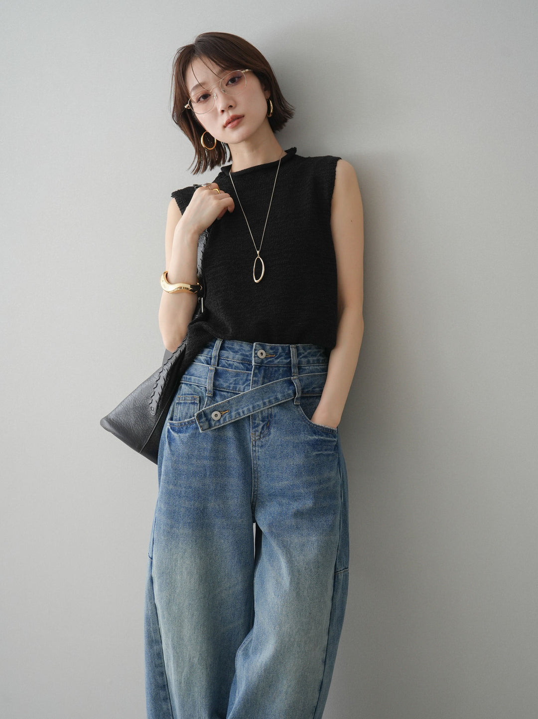 【套裝】無袖亞麻質感透視針織套頭衫 + 不對稱闊腿牛仔褲（兩件套）