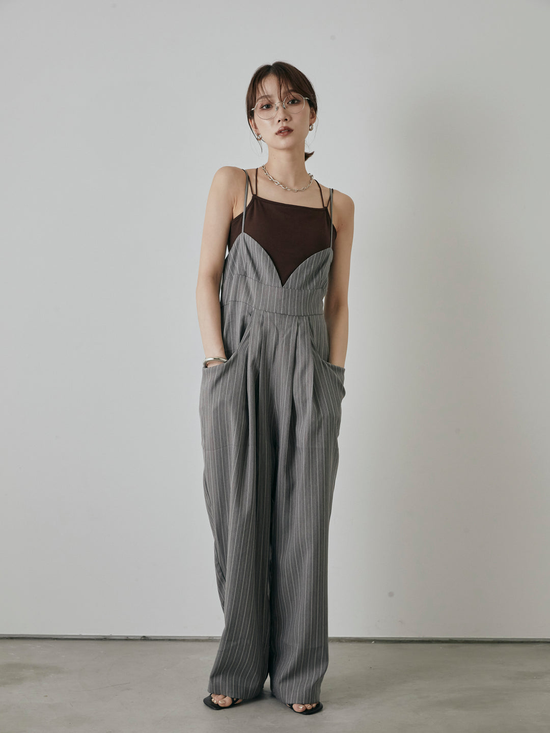 [予約]ヘリンボーンストライプサロペット/チャコール