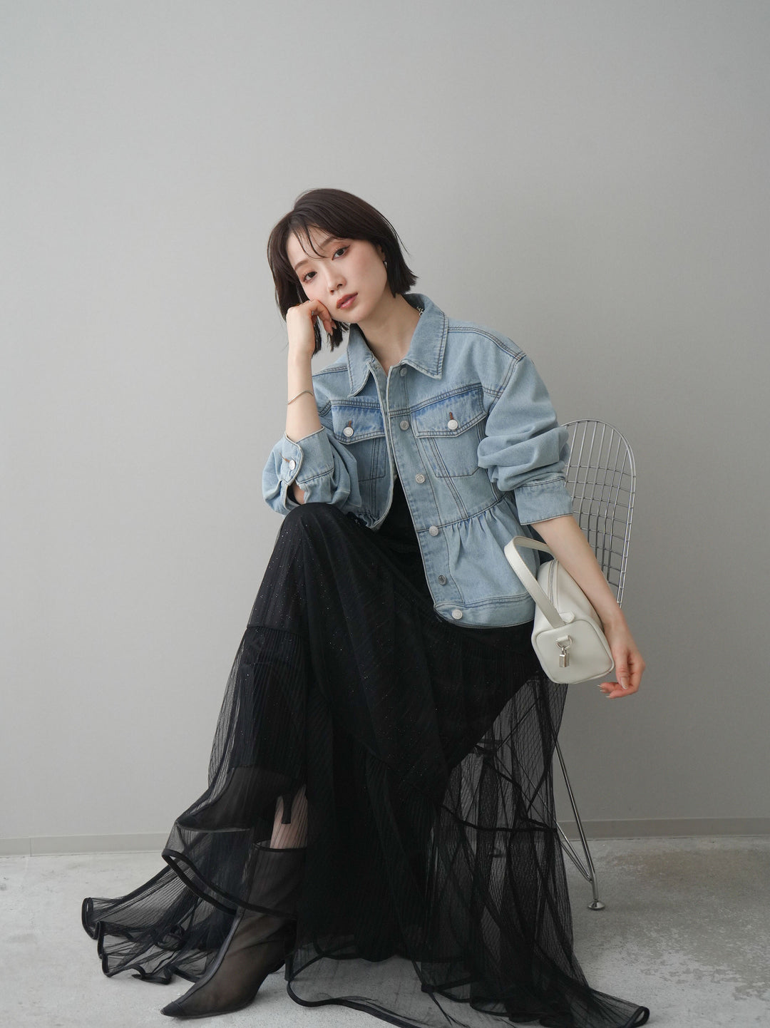 【套裝】荷葉邊牛仔外套+無袖緞面蕾絲吊帶背心+亮片褶皺多層薄紗長裙（三件套）