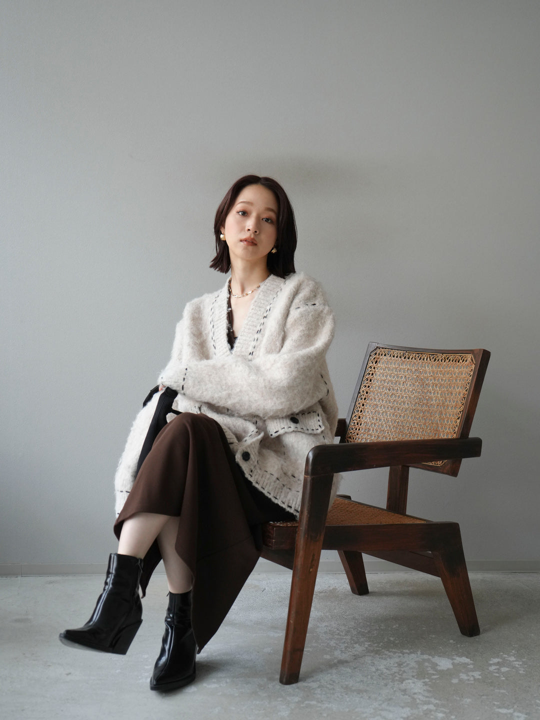 [予約]ステッチVネックニットカーディガン/アイボリー