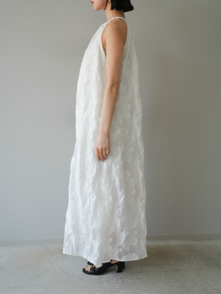 【預購】提花掛脖洋裝/白色