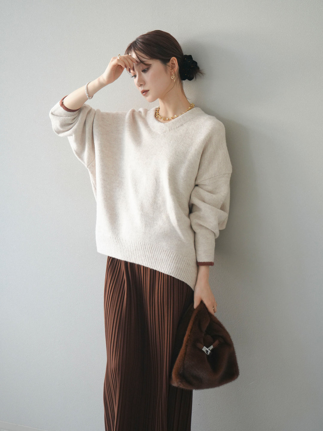 [SET]Vネック配色スリーブニットプルオーバー+選べるアクセセット(2set)