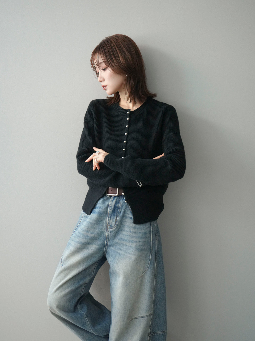 [SET]シルバーボタン畦編みニットカーディガン+ベルト付カーブデニムパンツ(2set)