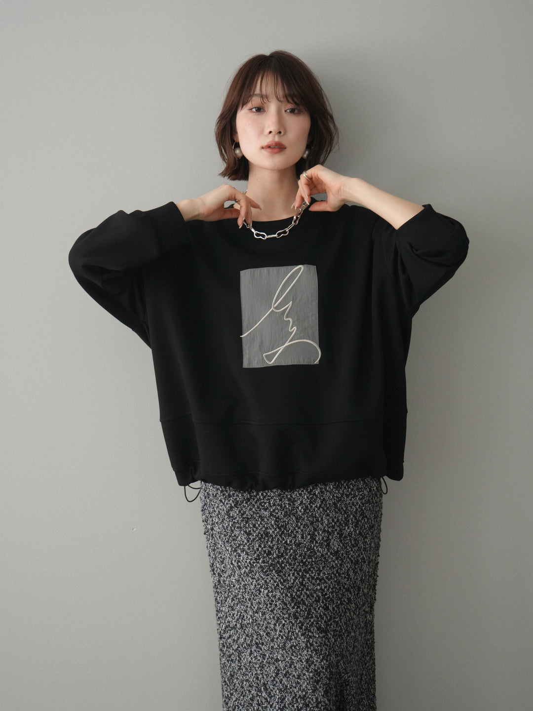 [予約]ライトポンチ刺繍ロゴプルオーバー/black