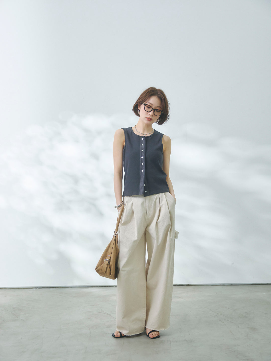 【Allure】[SET]フロントボタンテレコリブタンクトップ+カットオフコットンツイルタックワイドパンツ(2set)