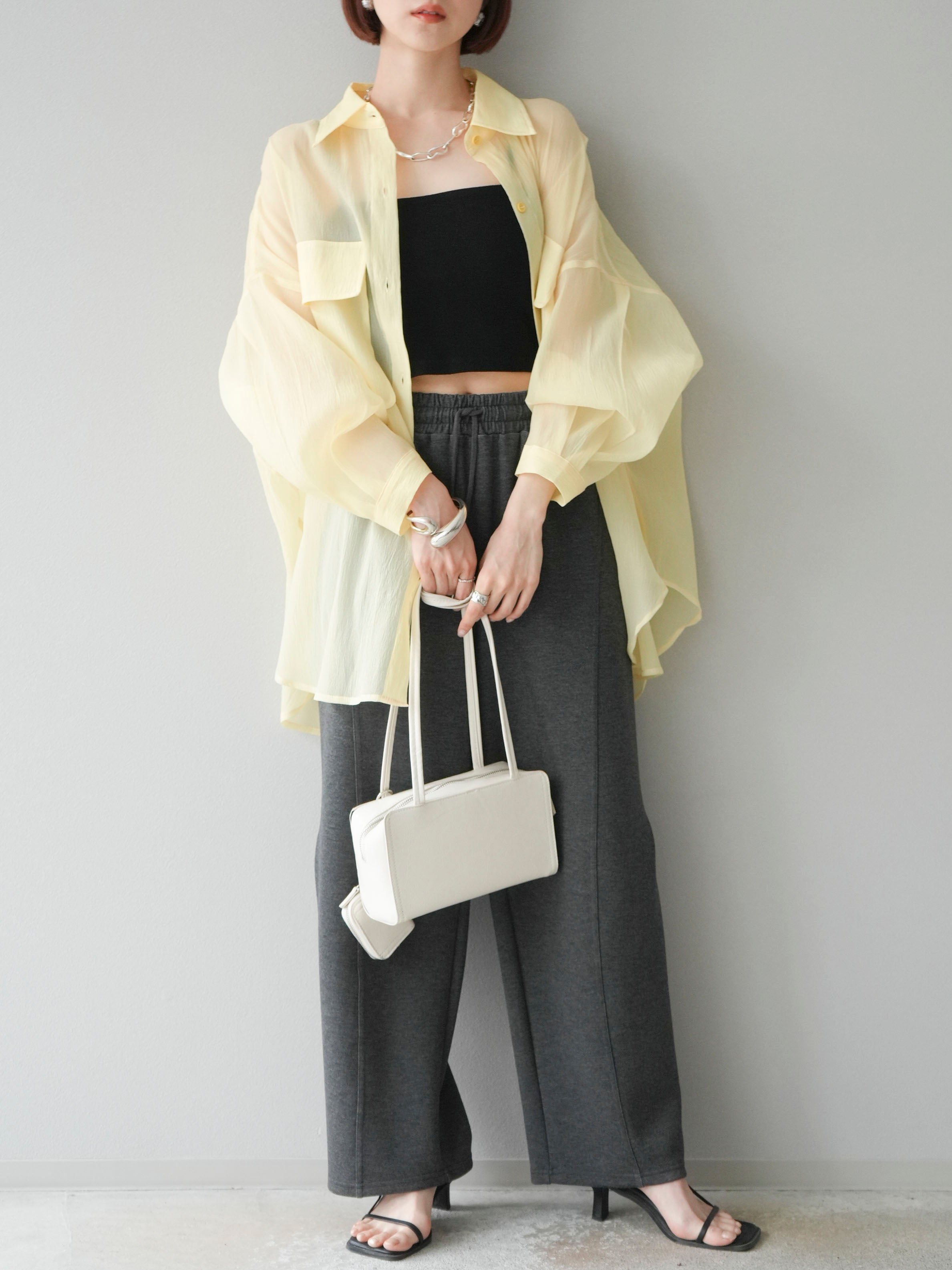 HikariK ページ 予約]ライトポンチカーブパンツ/チャコール – Lumier