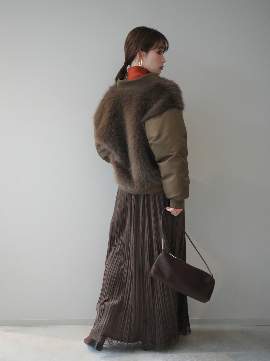 [SET]ファードッキングMA-1+袖ボタンボトルネックリブニットトップス+裾レーススウェードプリーツマキシスカート(3set)