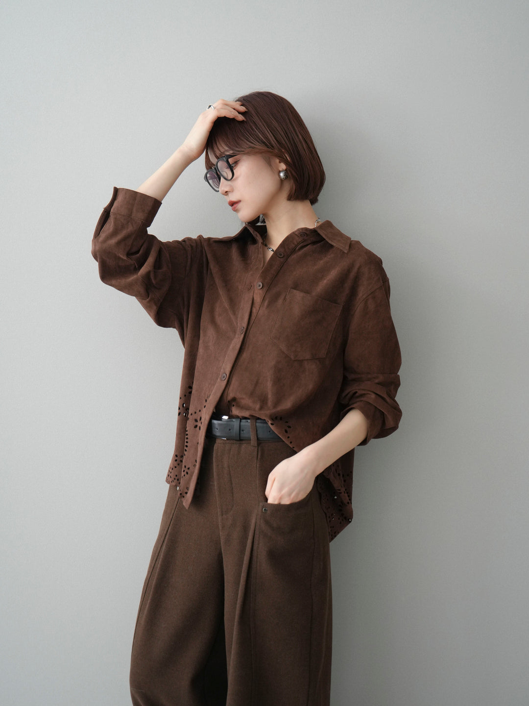 [予約]裾スカラップスエードシャツ/brown