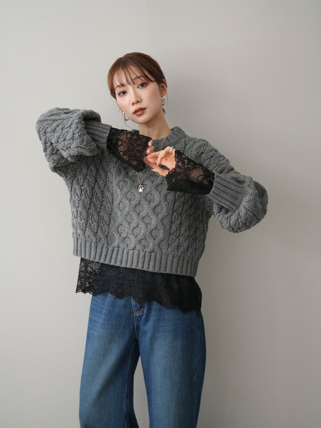 [SET]バルキーケーブルクロップドニットプルオーバー+チュールレーストップス+裏起毛裾フリンジワイドデニムパンツ(3set)