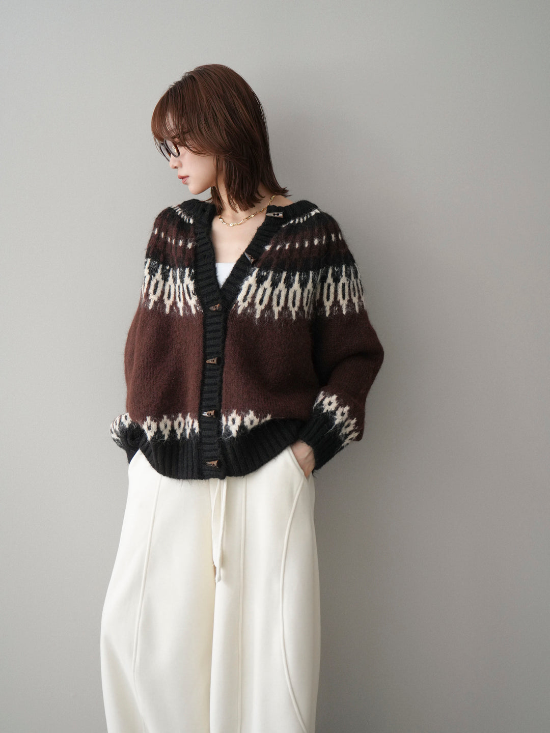 [SET]トグルボタン求心柄ニットカーディガン+ウエストベルトカーブラインスエットパンツ(2set)