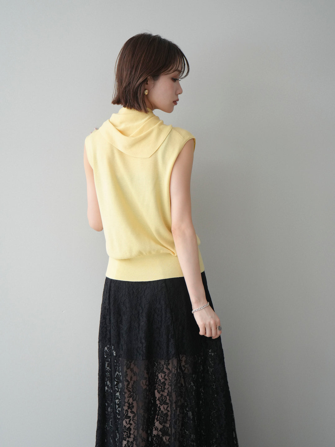 [予約]スカーフ付Vネックニットベスト/yellow