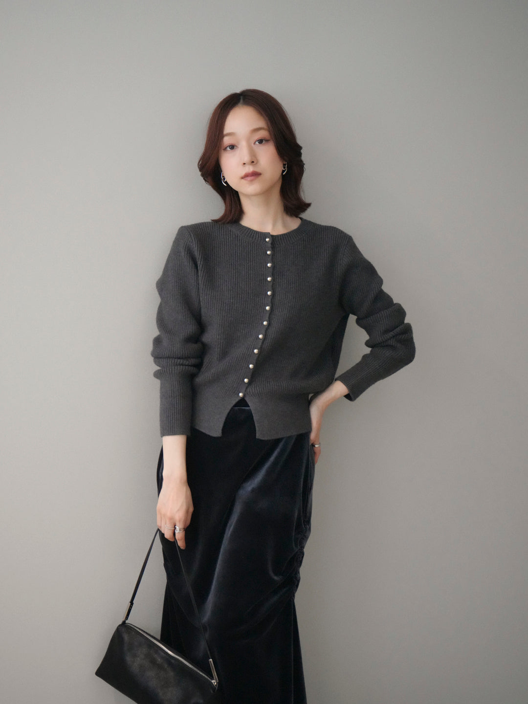 [SET]シルバーボタン畦編みニットカーディガン+ギャザーベロアスカート(2set)