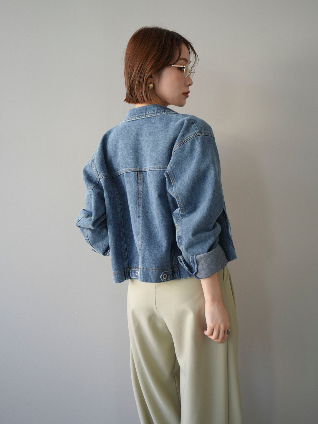 [SET]ラウンドカットコンパクトデニムジャケット+ドッグコンパクトTEE+アシンメトリーベルトタックワイドパンツ(3set)