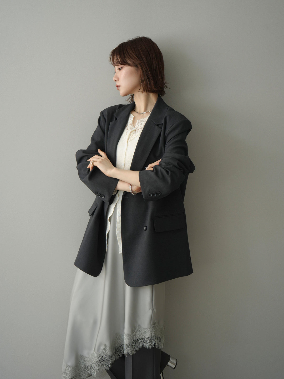 [SET]ダブルブレストオーバージャケット+レースネックジャガードニットカーディガン+サテンライクアシメレーススカート+センターシームフレアパンツ(4set))