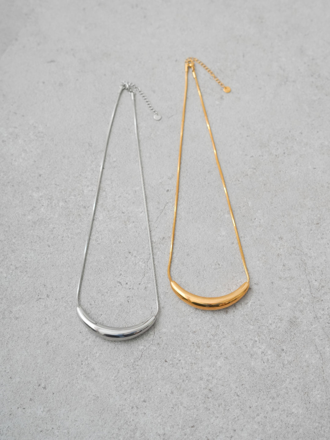 [予約]クレセントモチーフネックレス/gold