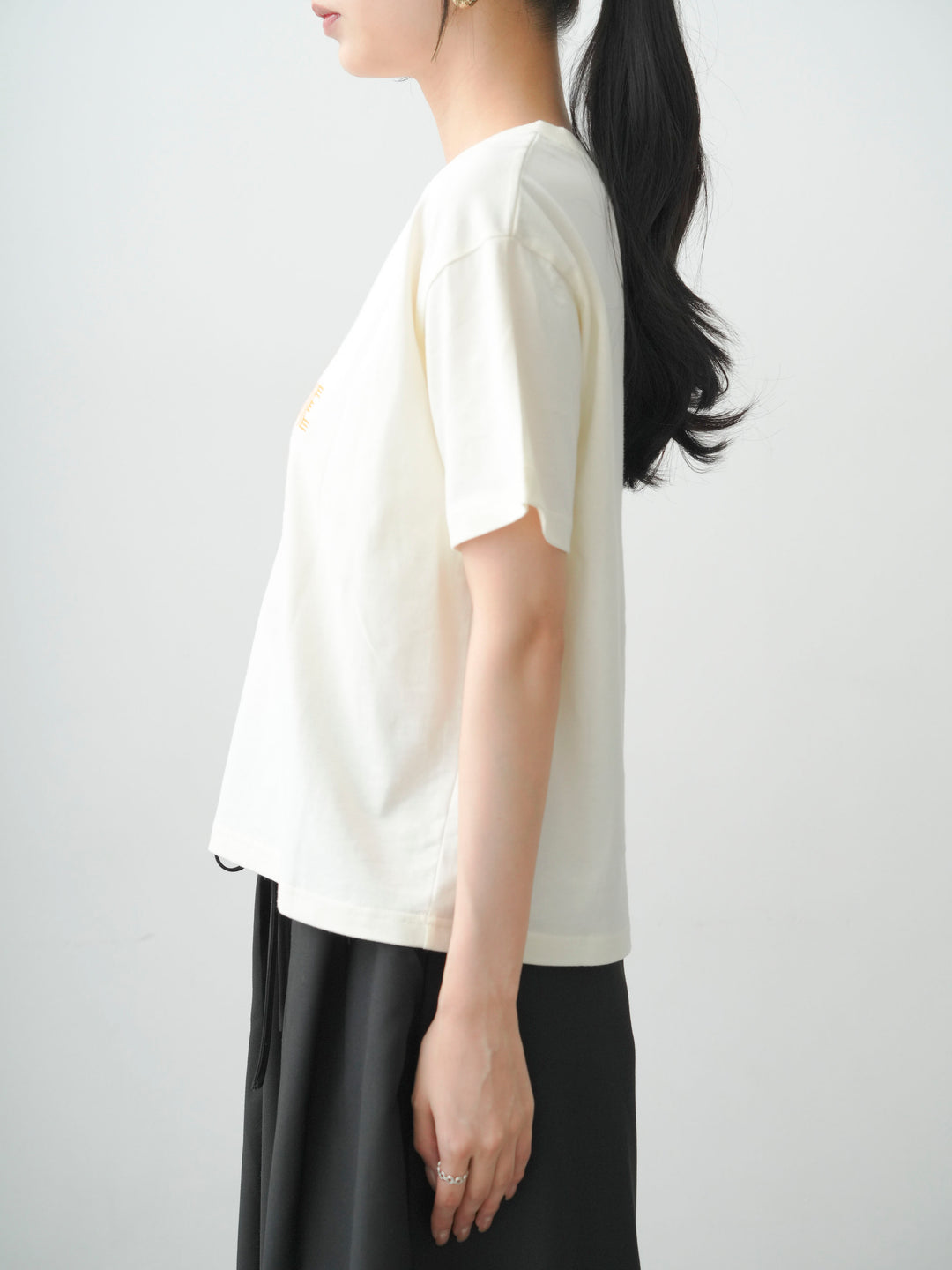 [予約]ロゴ刺繍TEE/ecru
